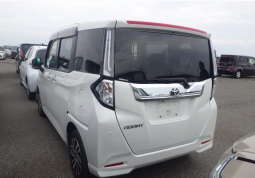 TOYOTA ROOMY CUSTOM G